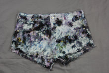 Load image into Gallery viewer, Womans Mini shorts
